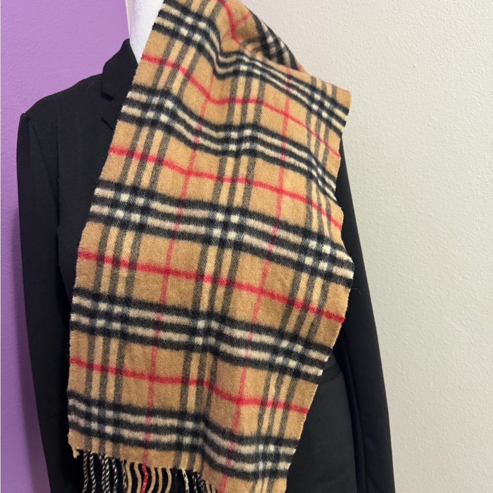 Burberrys nova check cashmere scarf - Picture 4 of 4